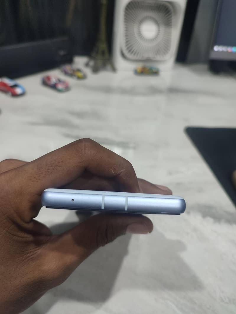 Google Pixel 7a 4