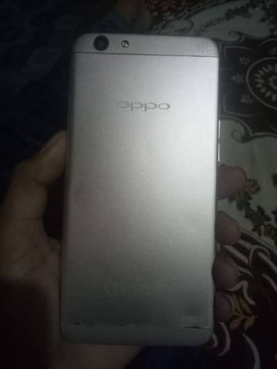 OPPO F1s