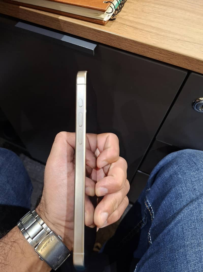 iPhone 15 Pro Max 3