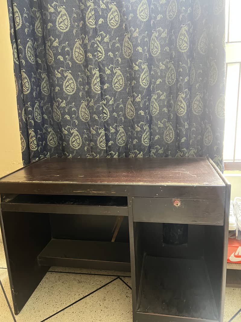 Computer Table 1