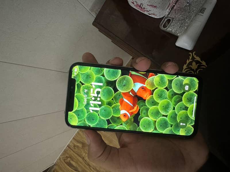 Apple iPhone X 4