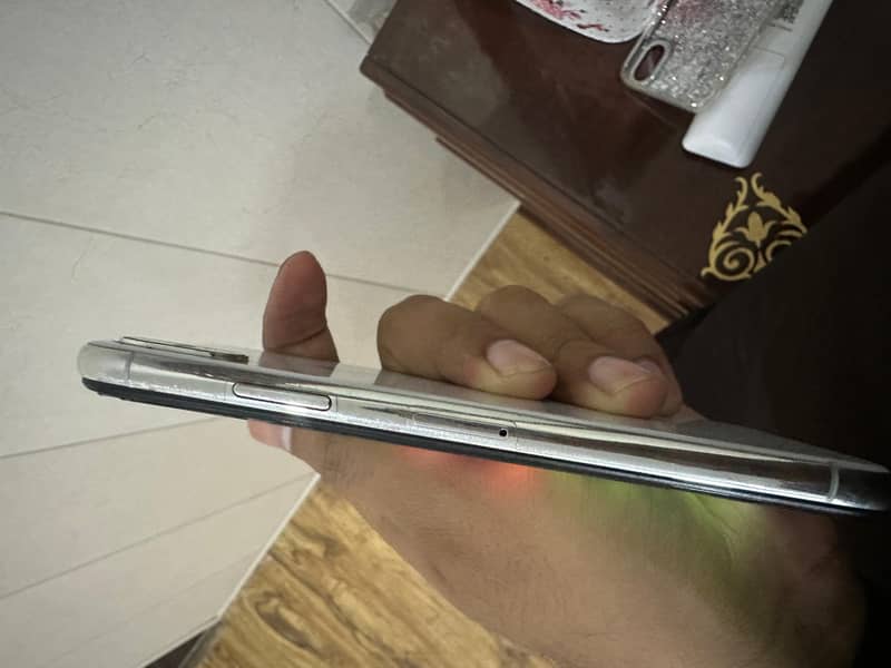 Apple iPhone X 5