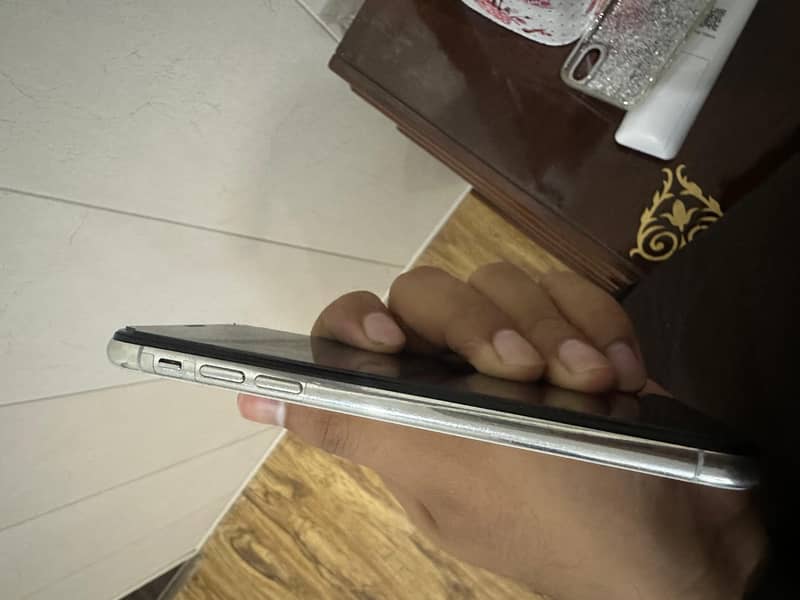 Apple iPhone X 6