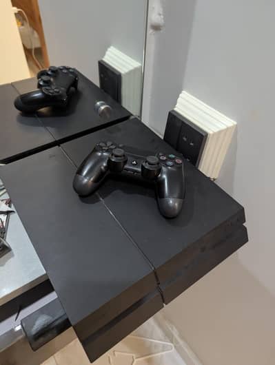 playstation 4 fat 500gb 10/10 with one countroller with gaming account