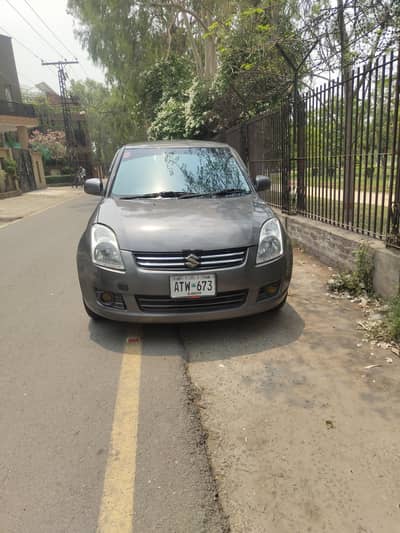 Suzuki swift dlx 2010