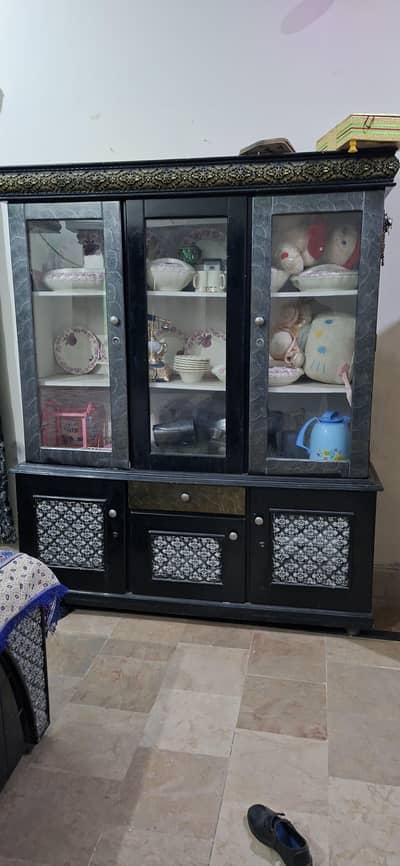 لکڑی کی کراکری / شوکیس الماری برائے فروخت