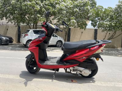 Roadking Shari Scooty 49 cc