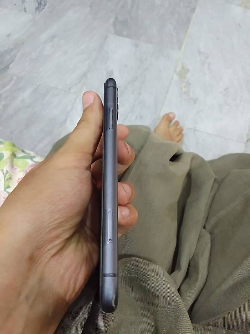 iPhone 11 2