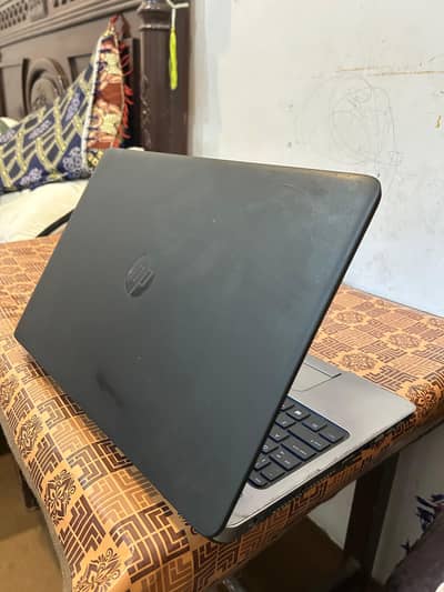 HP leaptop i5 4 generation 8/128 graphic card 119 mb