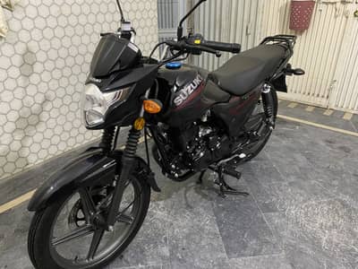 Suzuki GR 150 Black
