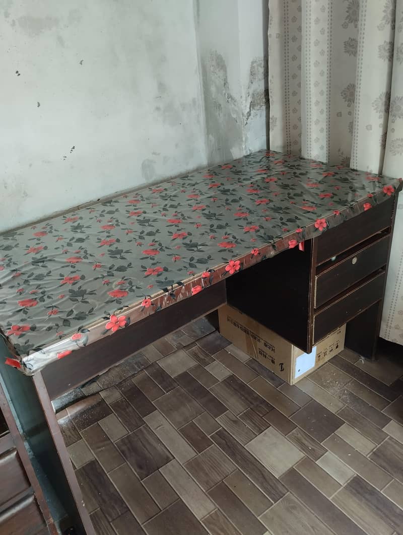 computer table 0