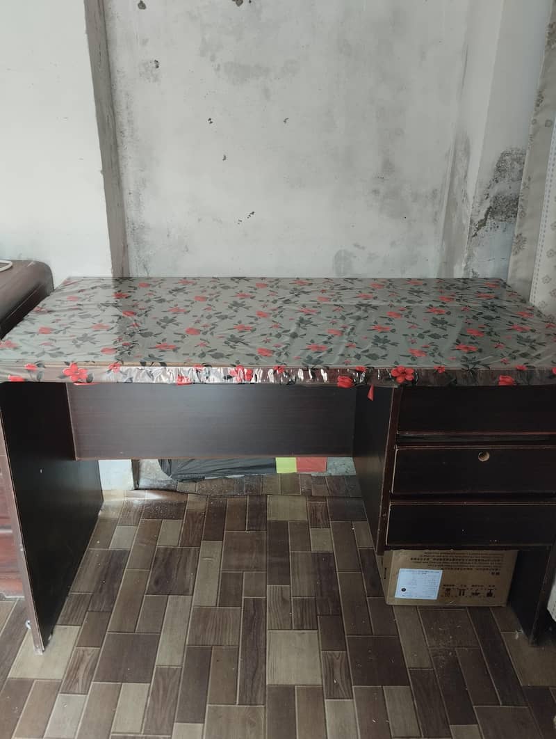 computer table 2