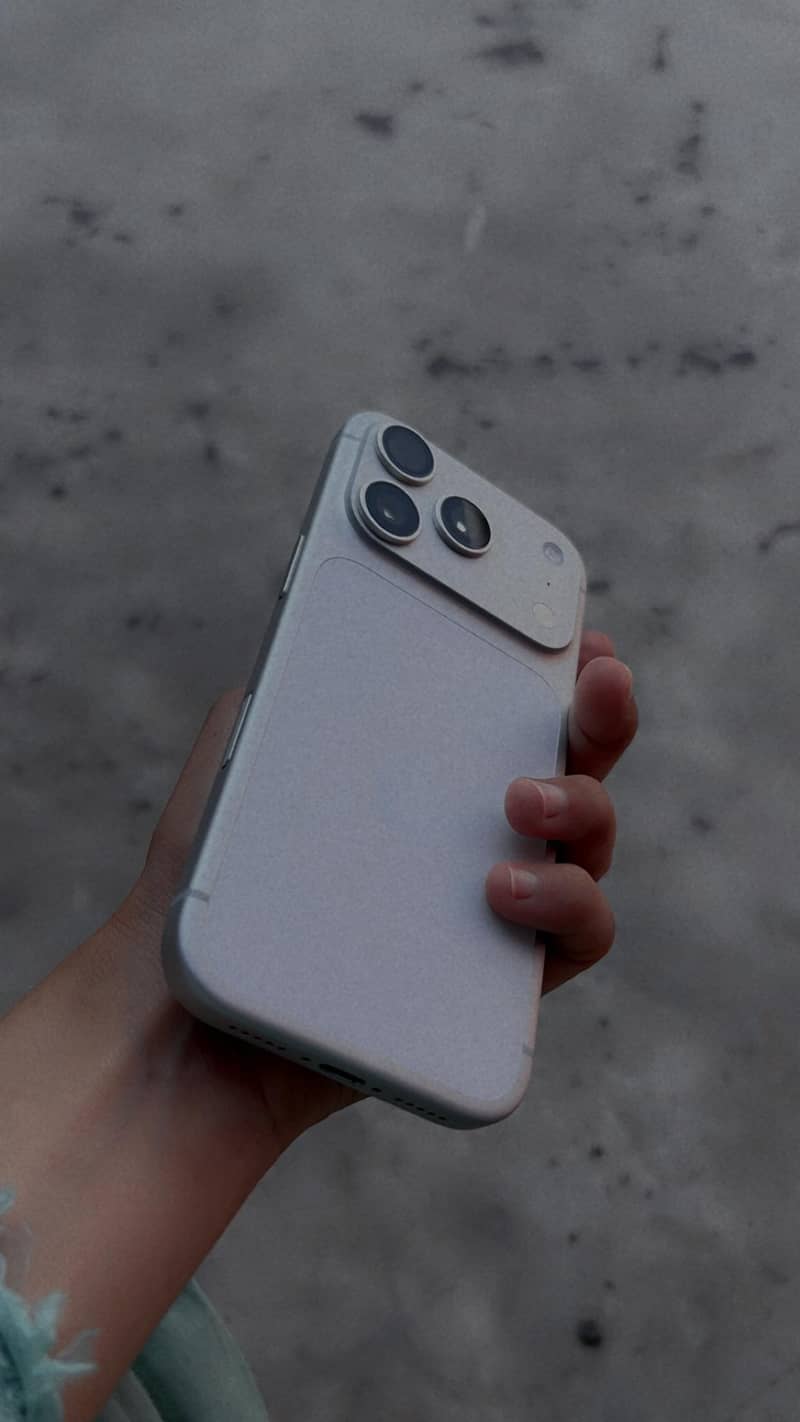 Apple iPhone 17 Pro 4