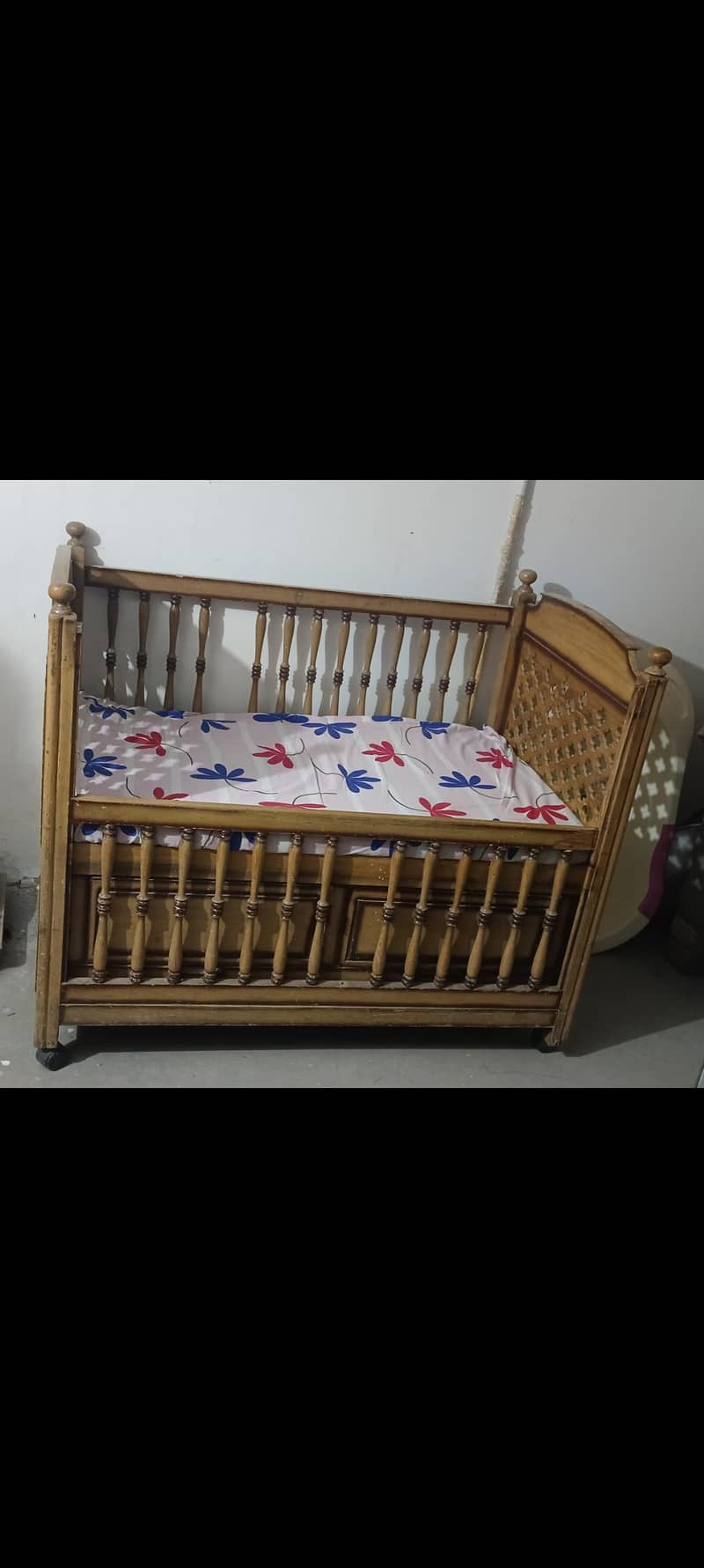 solid wood bunk bed. condition 9/10 1