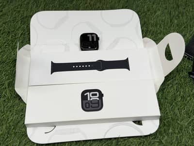 Apple Watch Series 10 Jet Black- 100 percent battery - 10/10 conditio