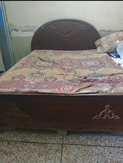 Queen Bed