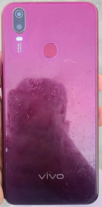 vivo y 11 with box