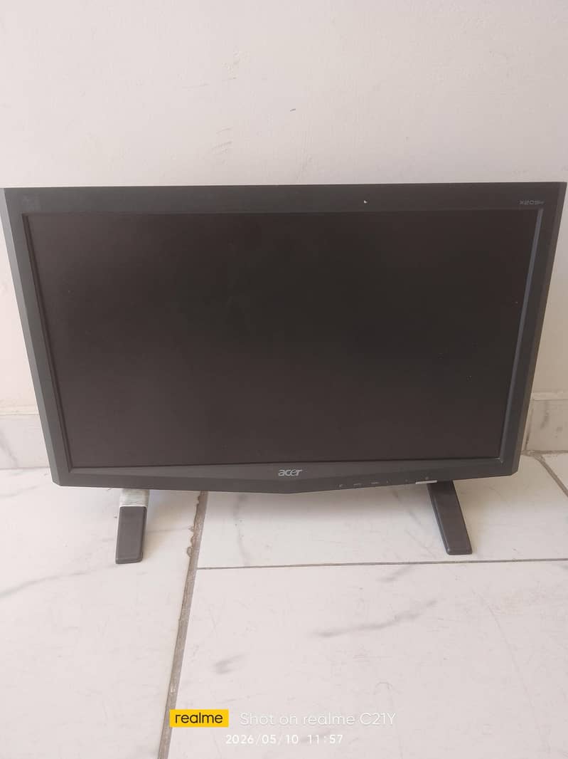 accer LCD 0
