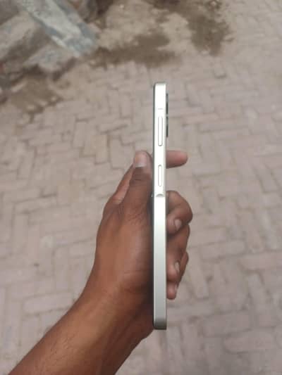 charger apna liya tha sath dedy ge  4.64 ram gb 10 by 10