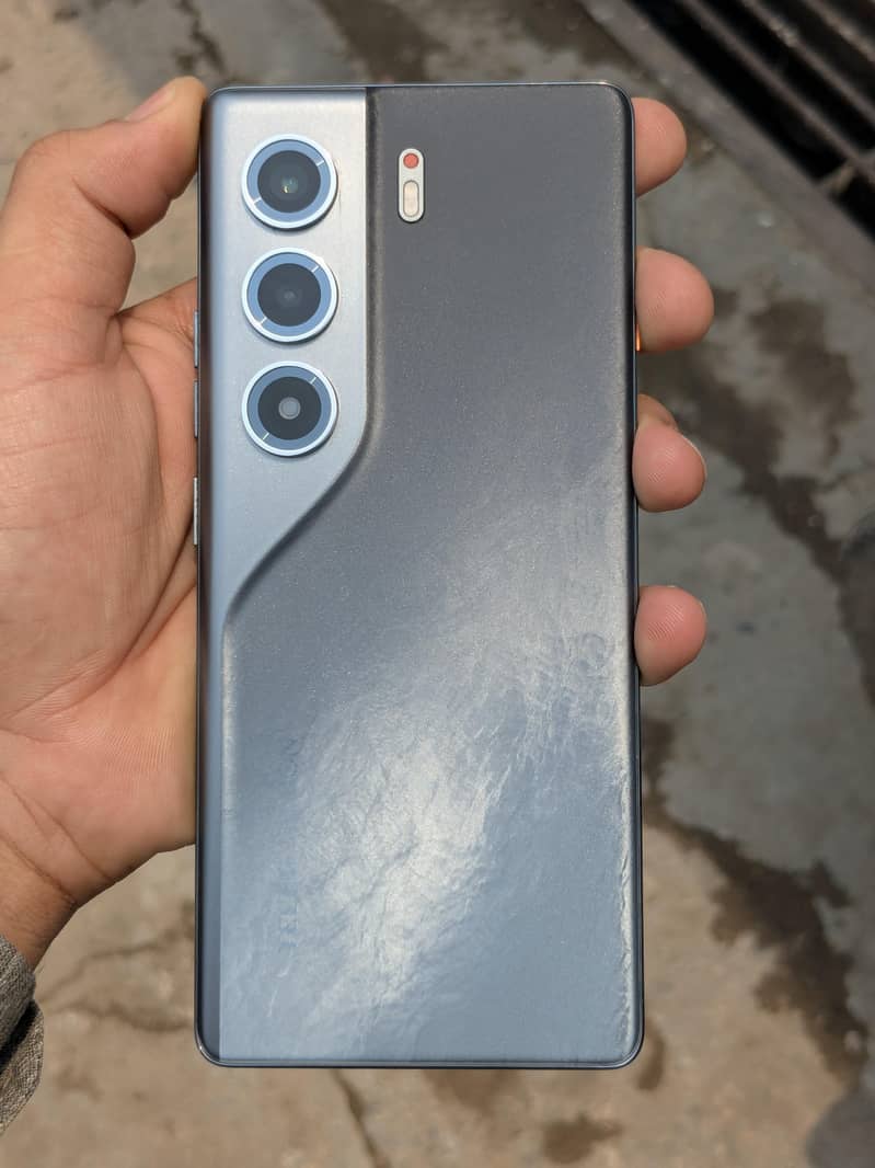 Techno camon 40 pro 0