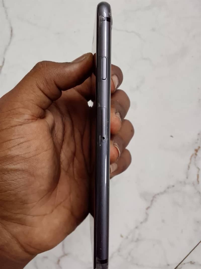 iPhone 8 3