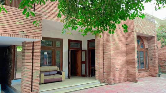 0321 86 10 688 Golden opportunity plot ki qeemat ma old construction house for sale electric & suigas meter installed
