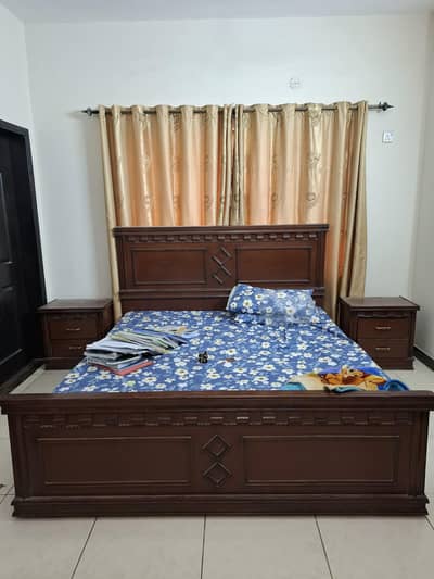 King size bedroom set is up for sale