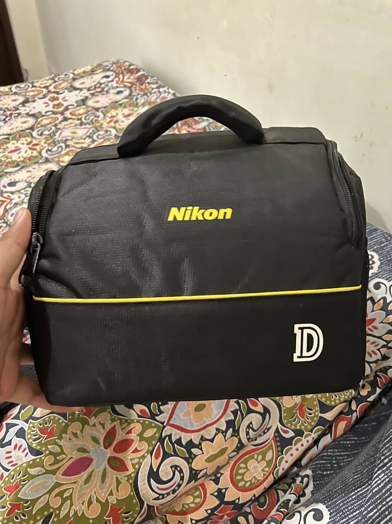 Nikon 4