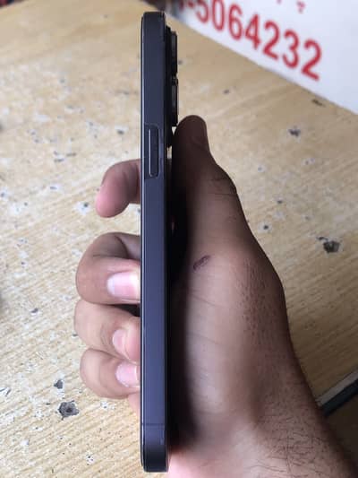 iPhone 14 pro max deep purple