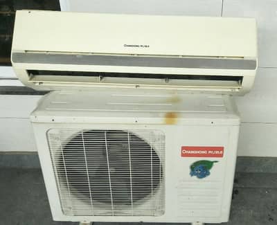 Ac for sale/ 1.5 ton Ac / AC / split Ac/ used Ac / urgent sale