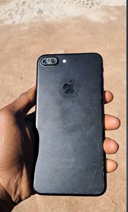 Apple iPhone 7 Plus 2