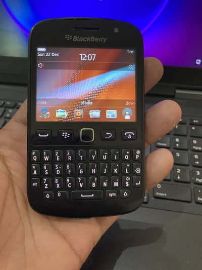 BlackBerry 9720 Touch & Type – PTA Approved Keyboard Smartphone