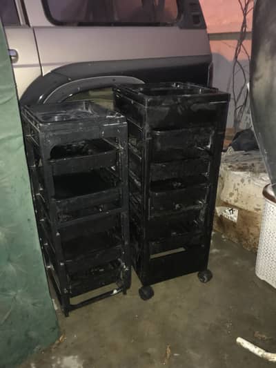 4 parlors trolley 2 st 1 vane dey 3 bed for urgent sale