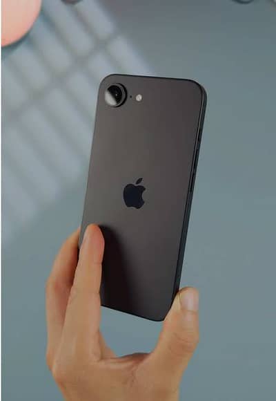 I phone 16e bettery 100% 63 time charge 128gb
