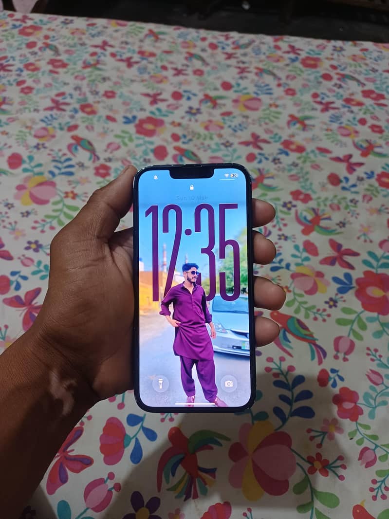 iphone 16e 3