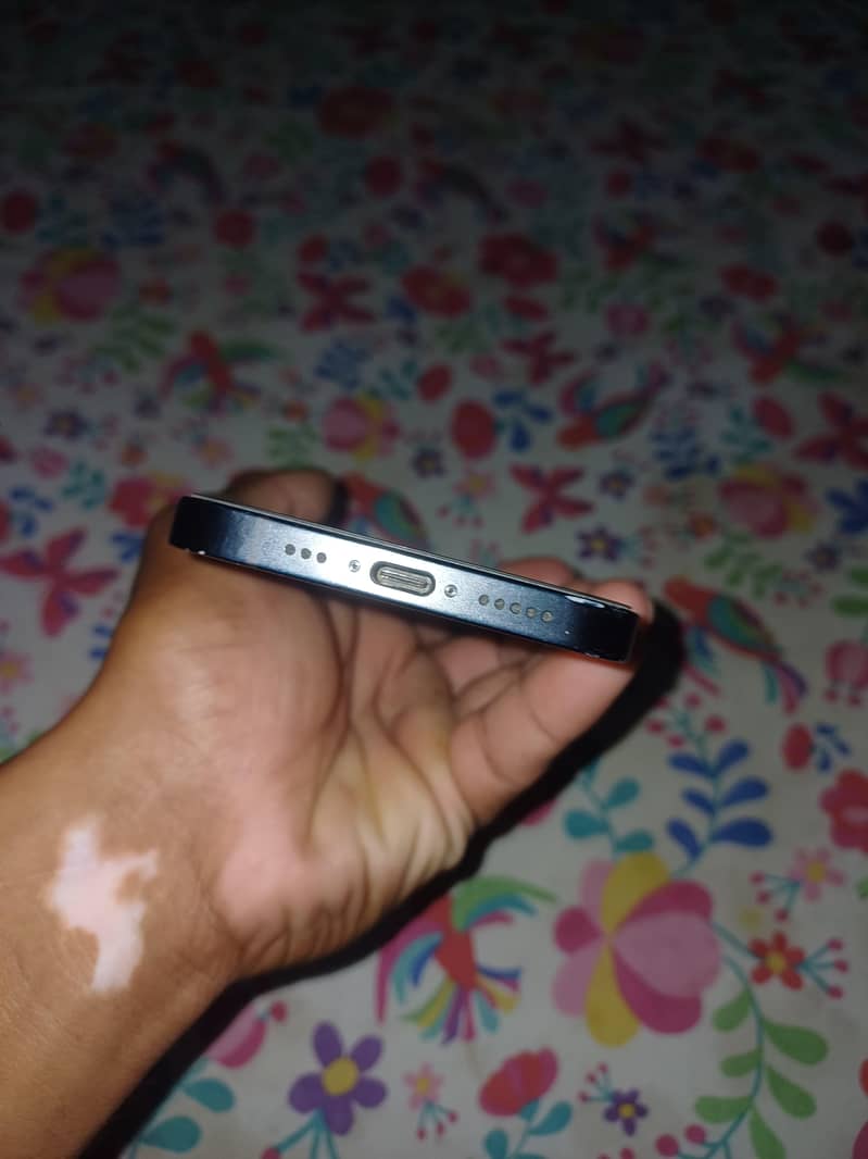 iphone 16e 6