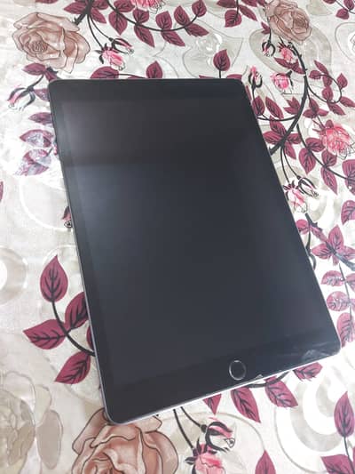 Title: iPad 9th Generation 64GB WiFi - Original Box, Charger, Excelle