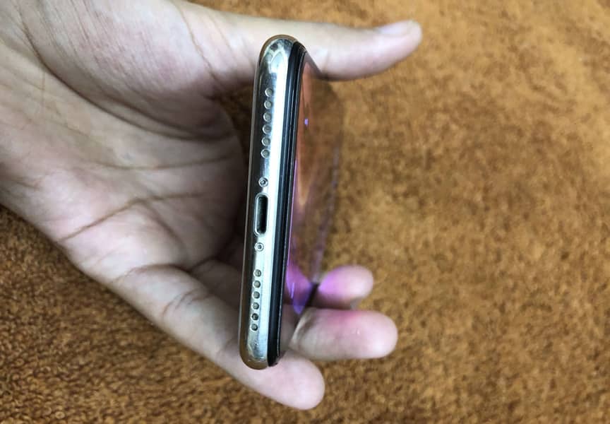 IPhone X 4