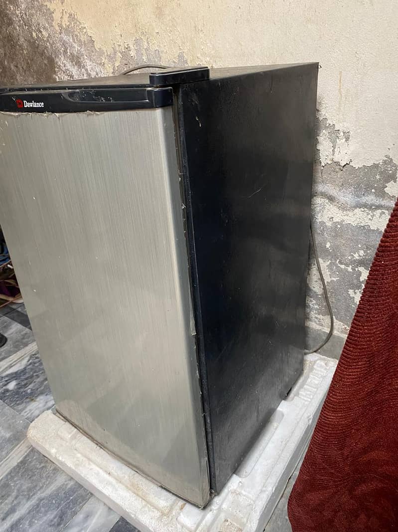 Dawlance Mini Fridge 3