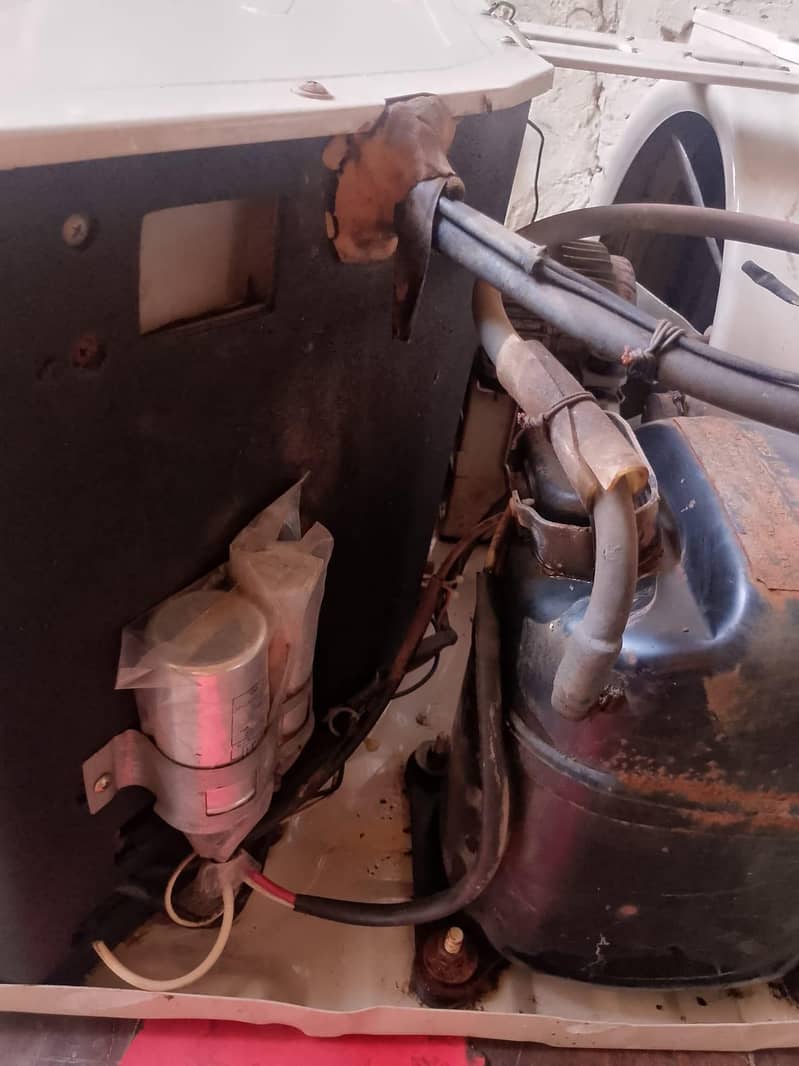 window Ac  1 ton 7