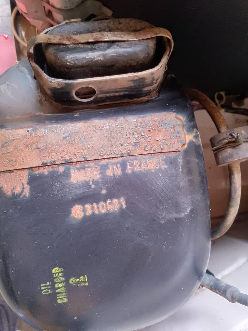 window Ac  1 ton 8