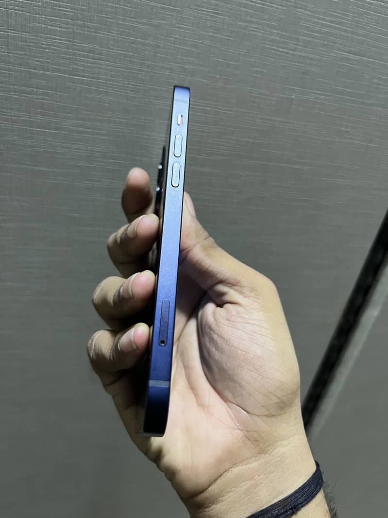 Iphone 12 JV 1