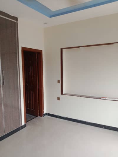 5 MARLA HOUSE FOR RENT