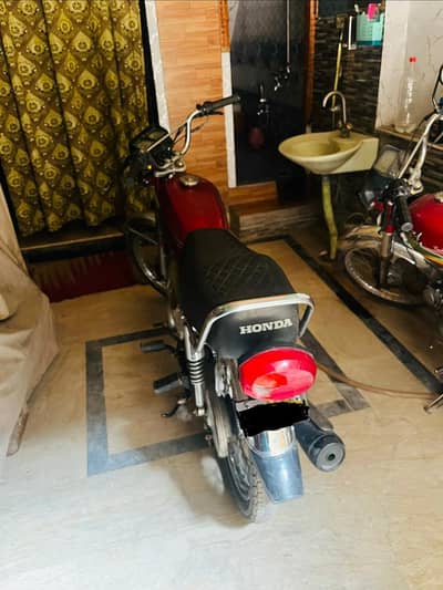 Honda cg 125 2016 model