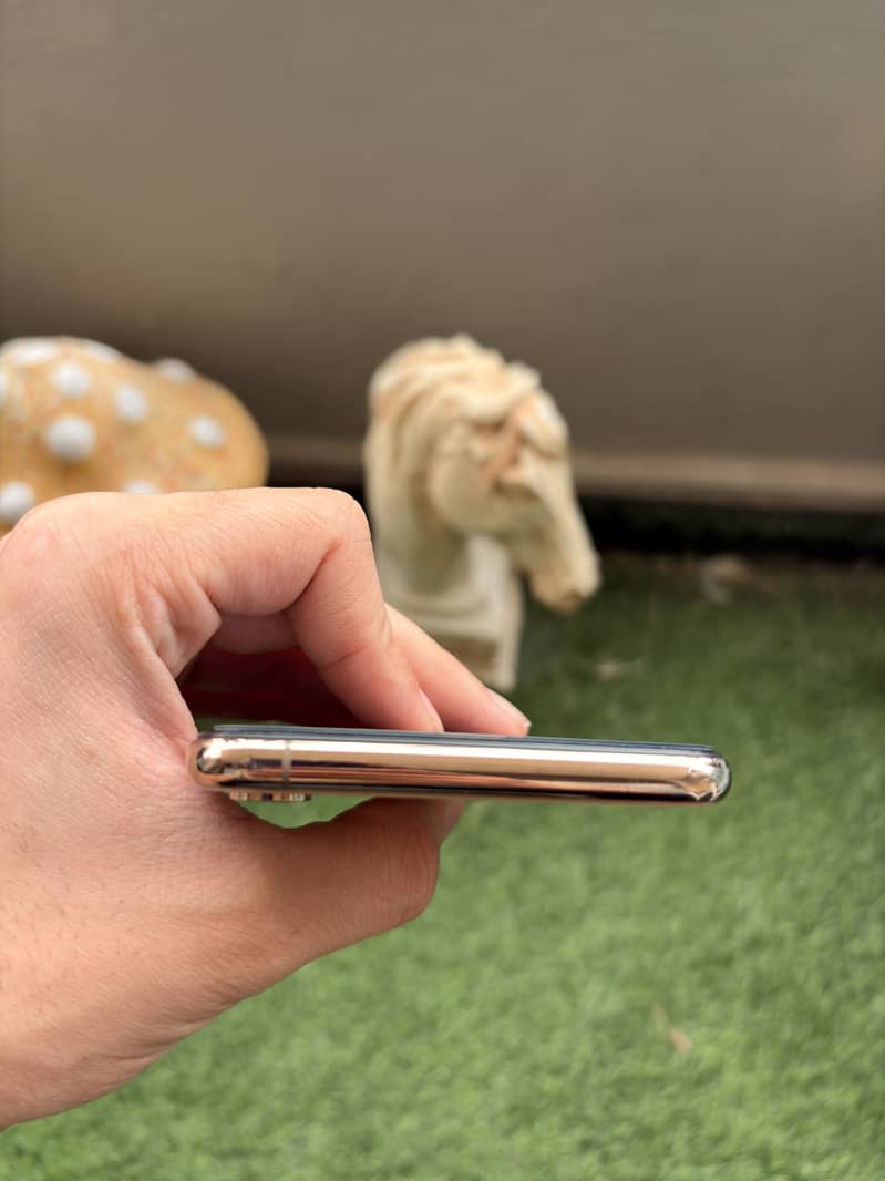iphone xs max 2