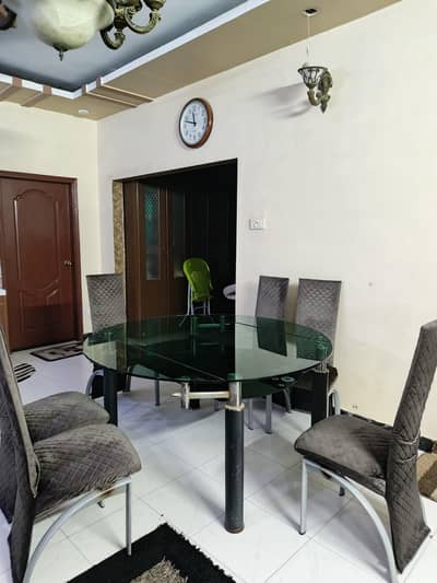 6 Seater Glass DiningTable – Convertible Round & Rectangular Design