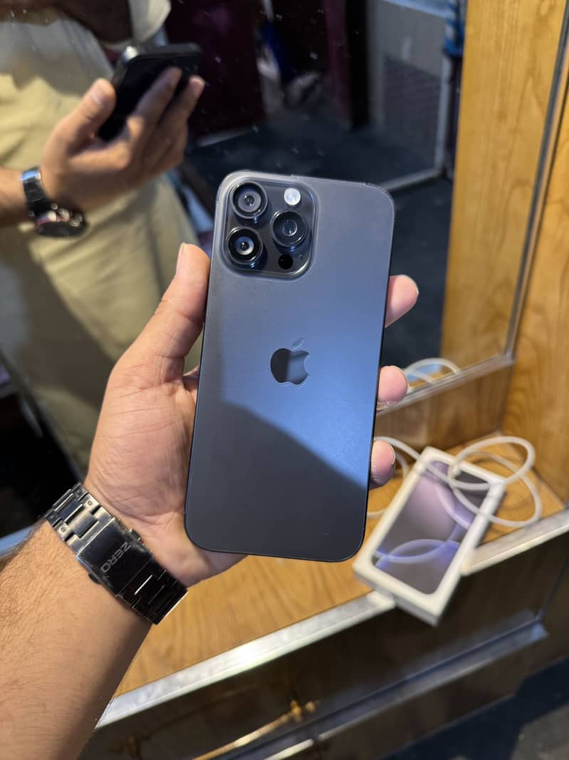 iPhone 16Pro Max 2