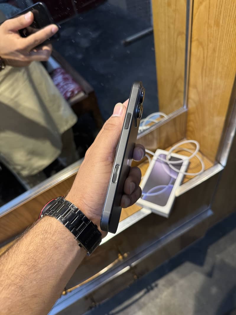 iPhone 16Pro Max 3