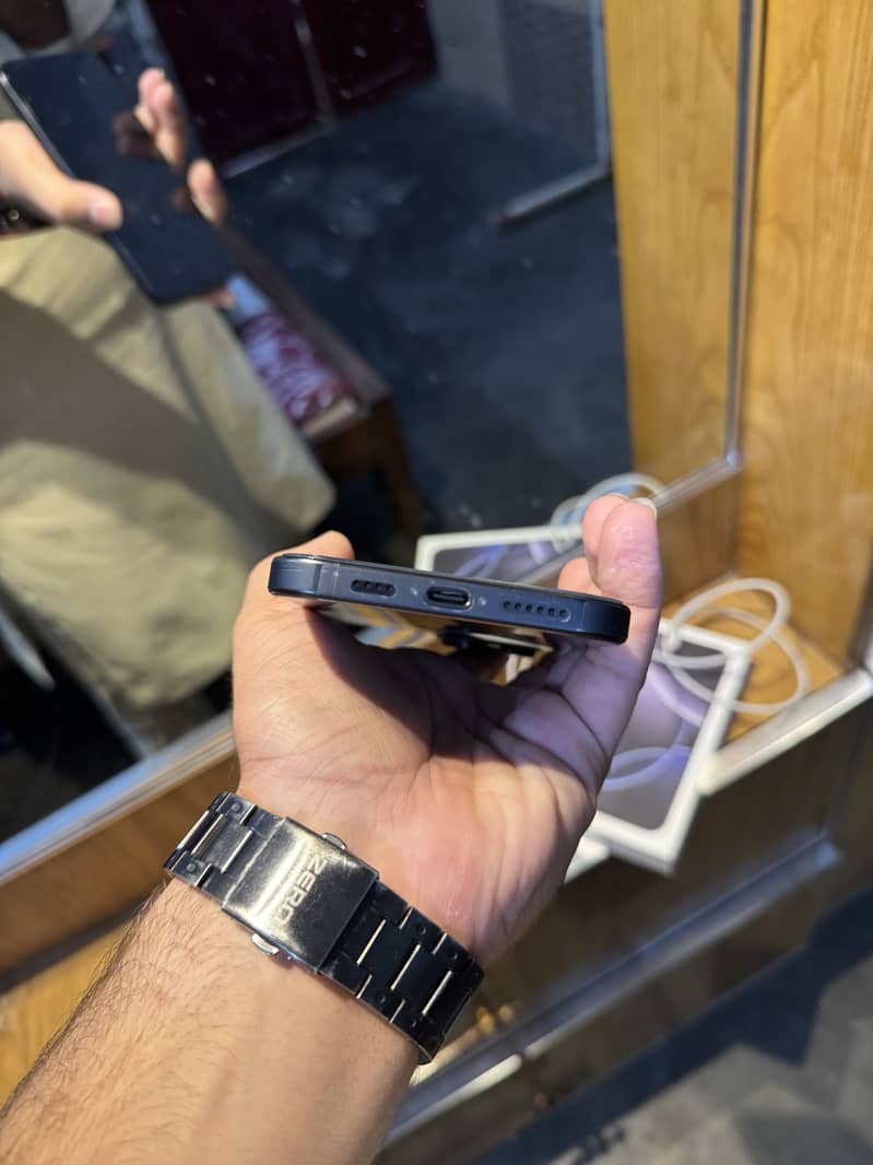 iPhone 16Pro Max 5