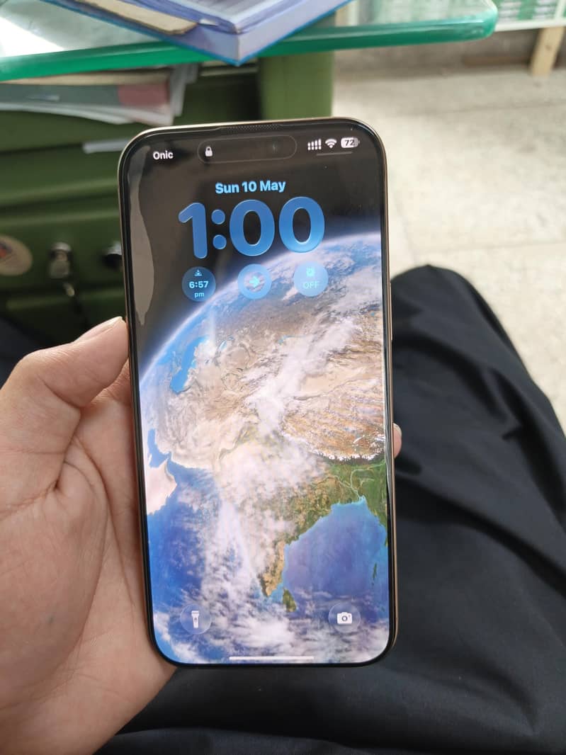 Iphone 16 pro max 5